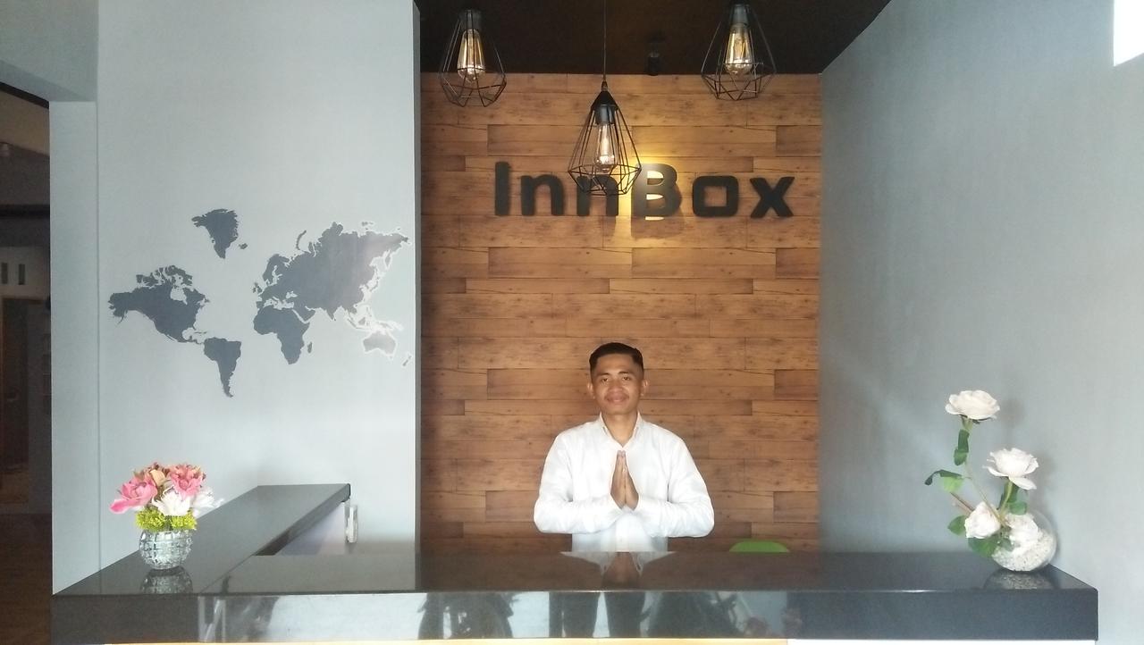 Innbox Capsule Hotel Jembel Extérieur photo