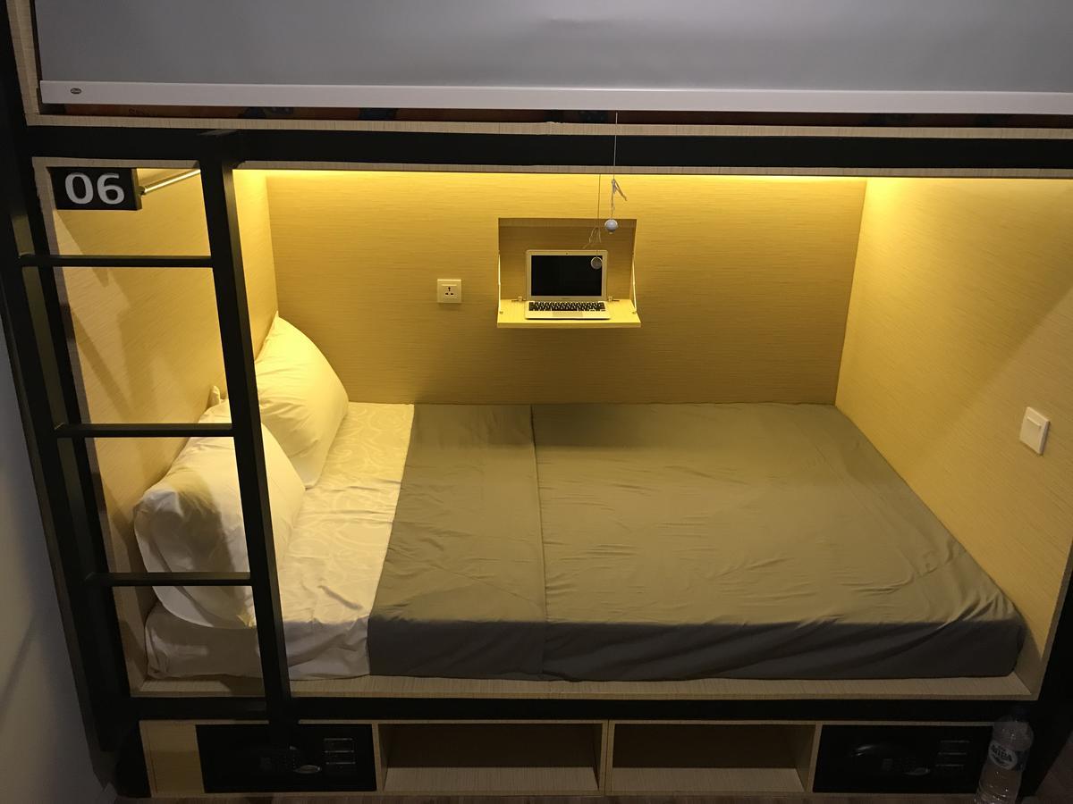 Innbox Capsule Hotel Jembel Extérieur photo