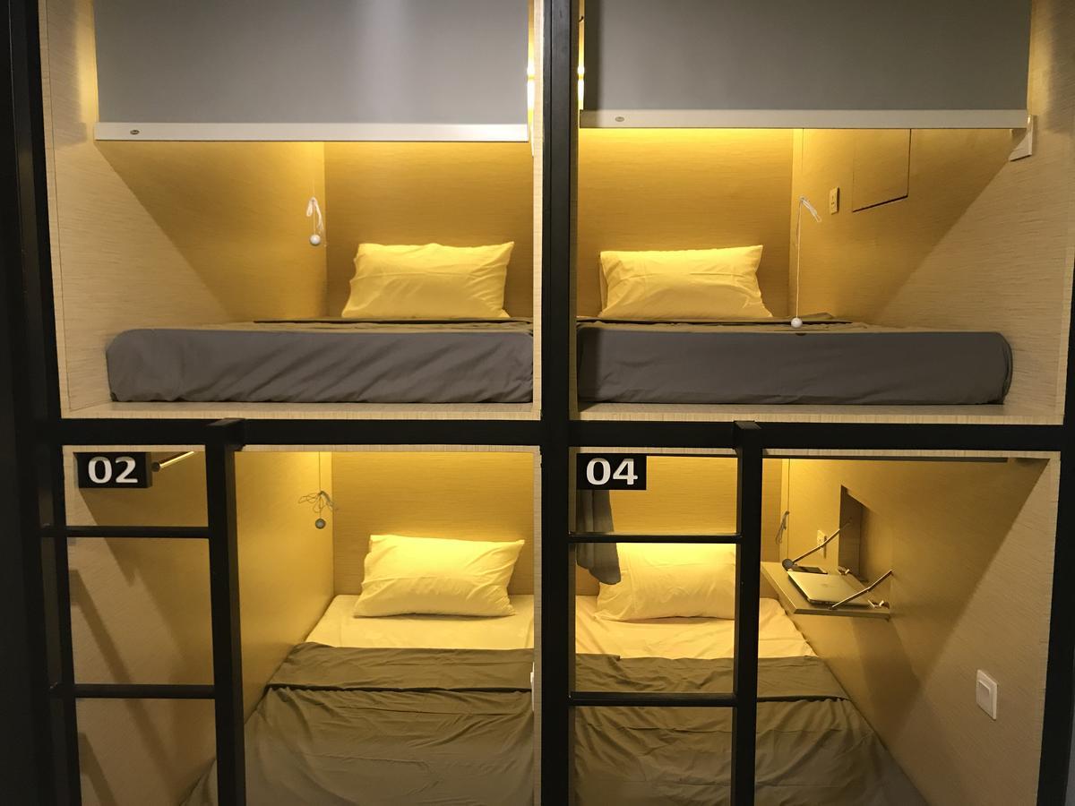 Innbox Capsule Hotel Jembel Extérieur photo