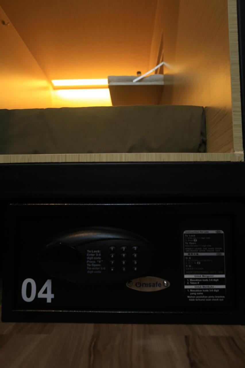 Innbox Capsule Hotel Jembel Extérieur photo