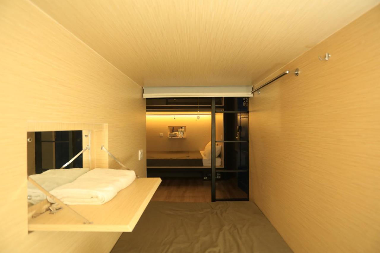 Innbox Capsule Hotel Jembel Extérieur photo